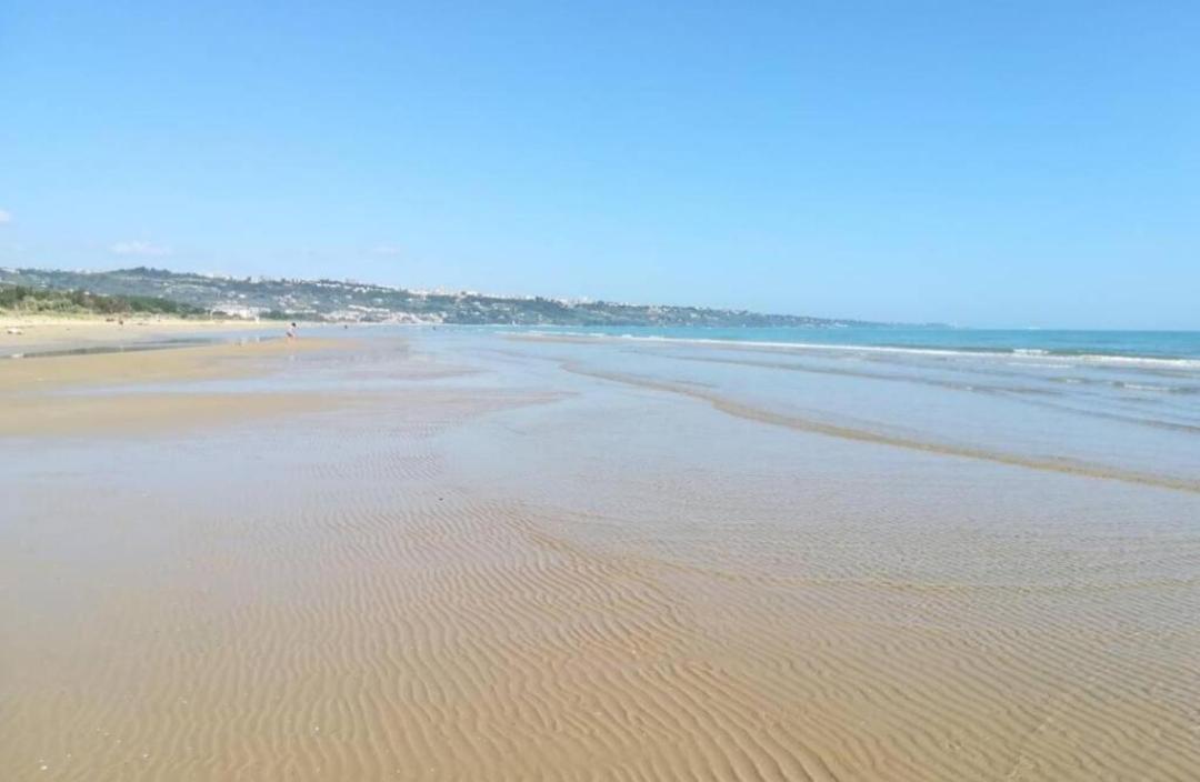 Villa Oltre Confine Fronte Mare Marina Di Montenero Esterno foto