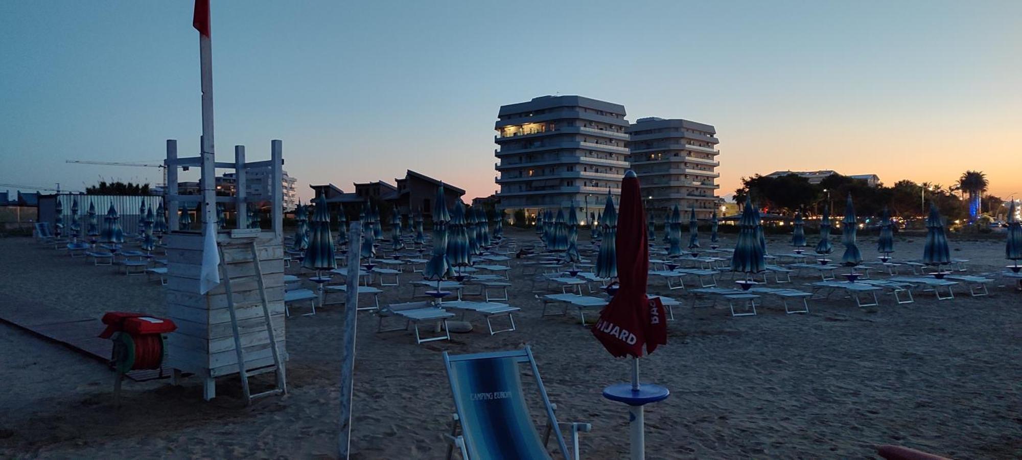 Villa Oltre Confine Fronte Mare Marina Di Montenero Esterno foto